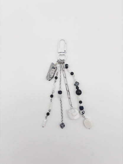 Quartz Totem - White